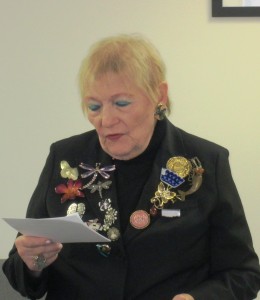 Evelyn Auerbach honoring Madeleine Albright